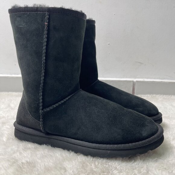 UGG #5825 Women's Black Classic Short Suede Boot Slip On Shoes Size 8 - Picture 2 of 12